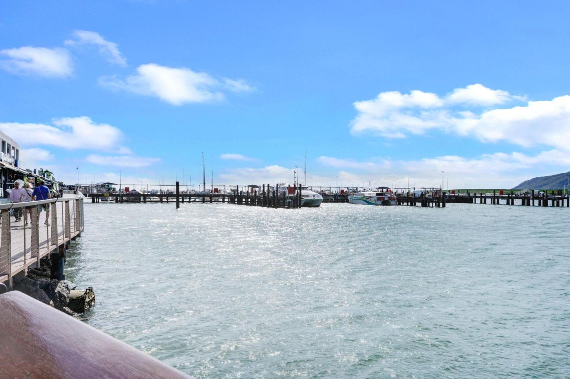ホテル 602 Harbour Lights With Ocean Views ケアンズ 部屋 写真