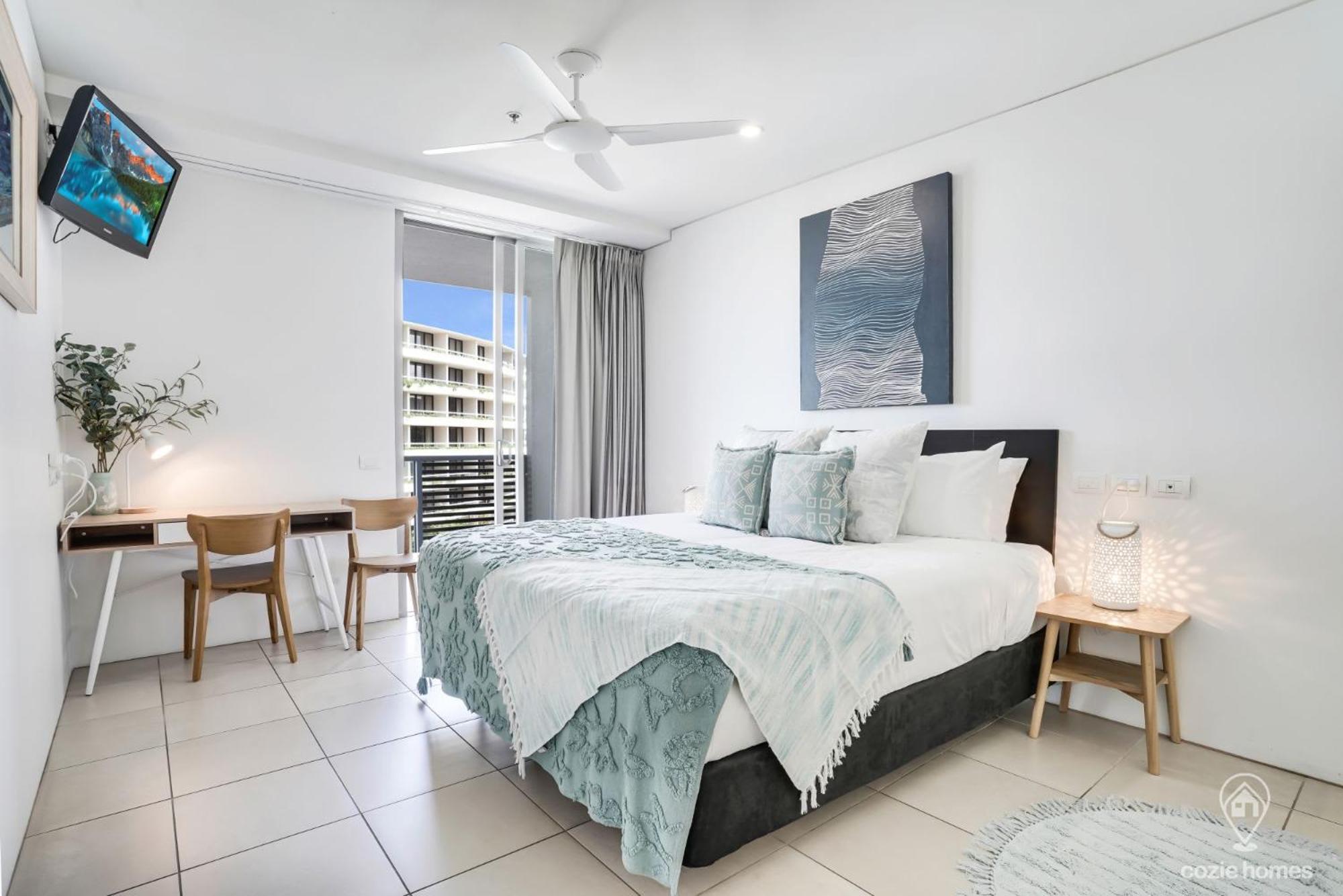 ホテル 602 Harbour Lights With Ocean Views ケアンズ 部屋 写真