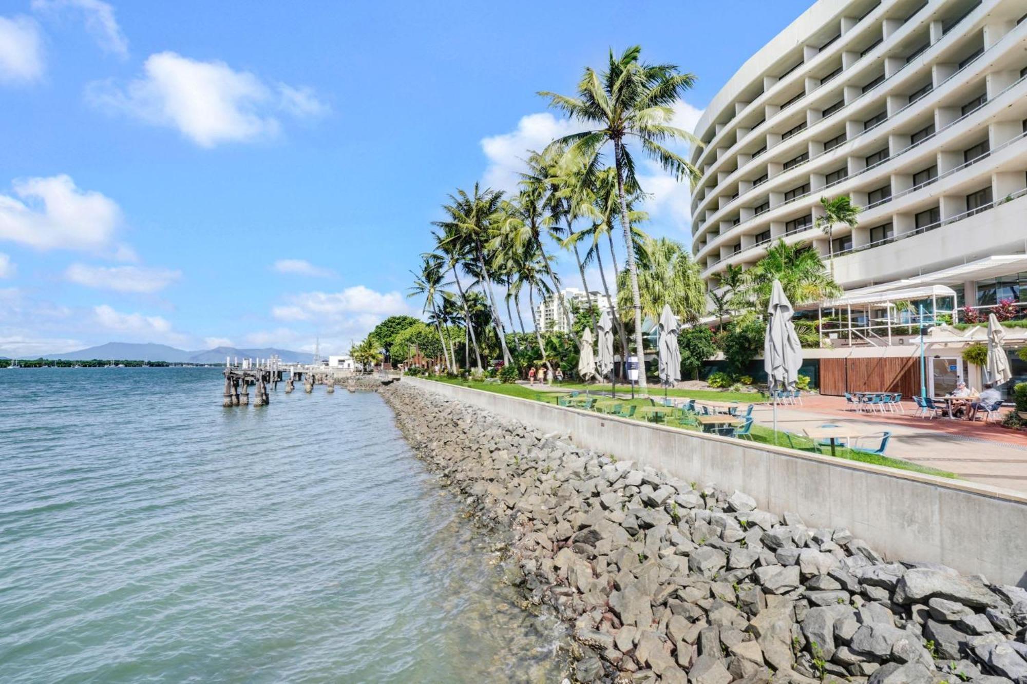 ホテル 602 Harbour Lights With Ocean Views ケアンズ 部屋 写真