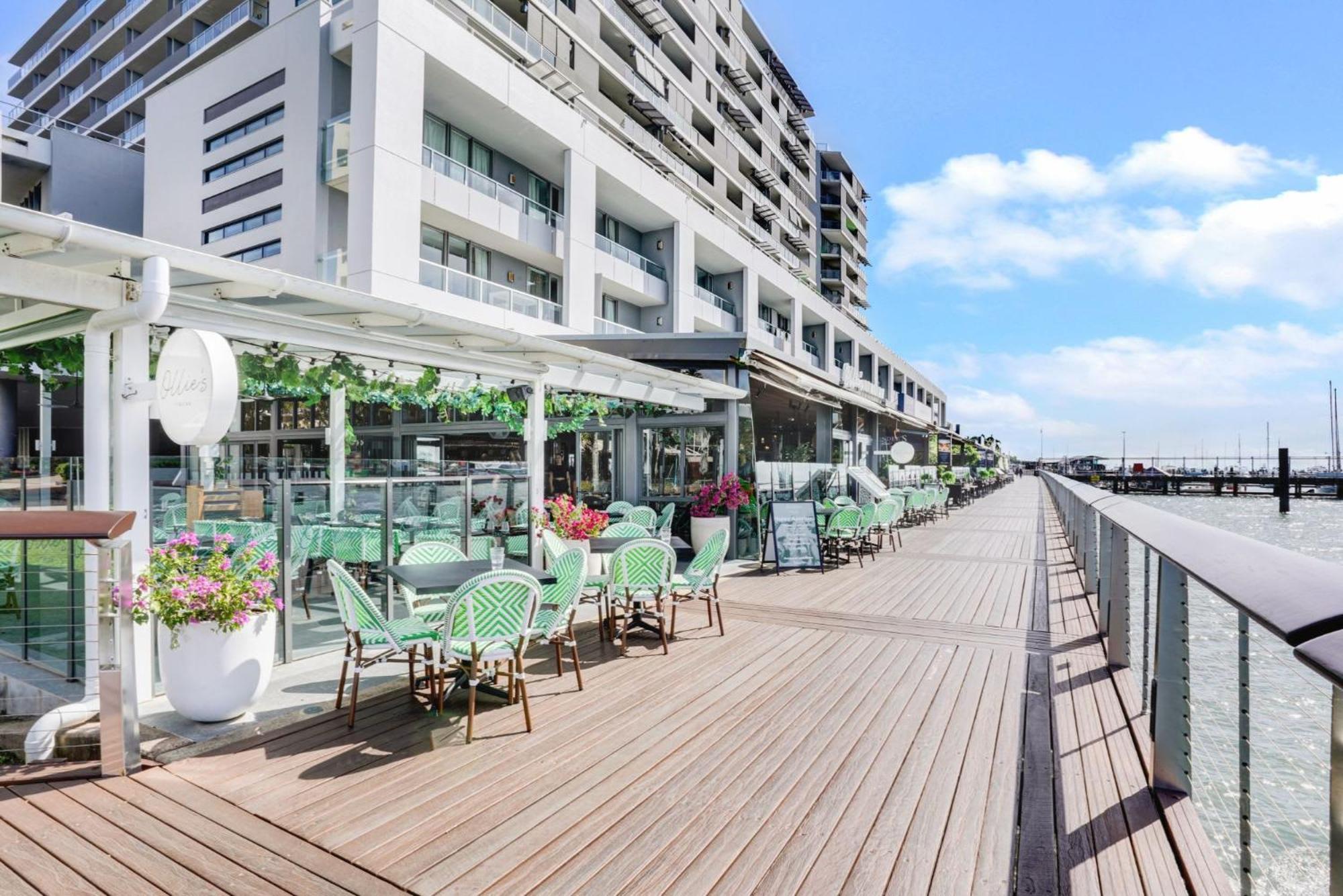 ホテル 602 Harbour Lights With Ocean Views ケアンズ 部屋 写真